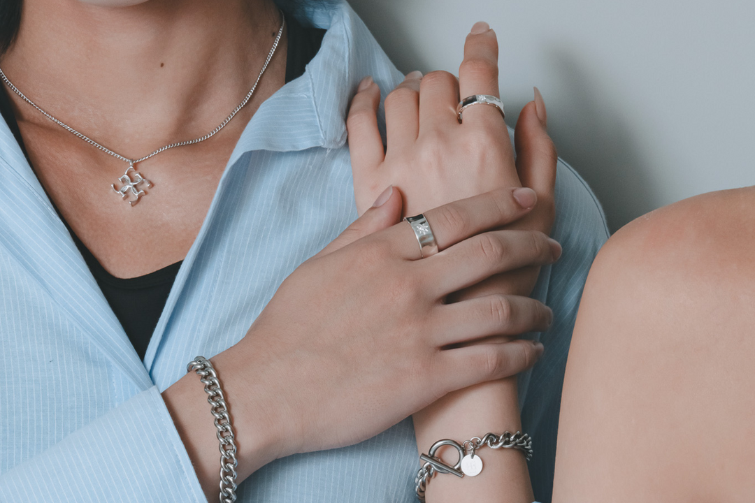 Cross logo necklace – paired edition