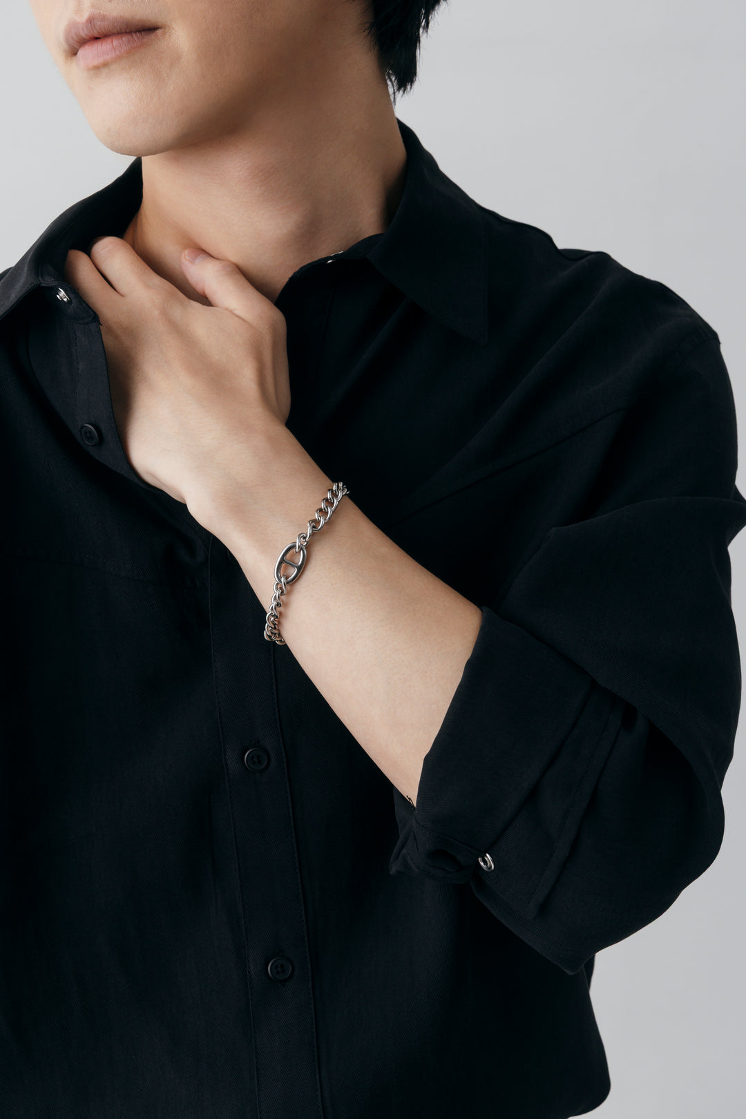 h link bracelet