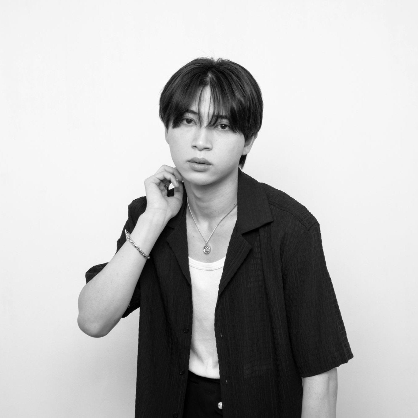 Cross Coin necklace – GRAiL