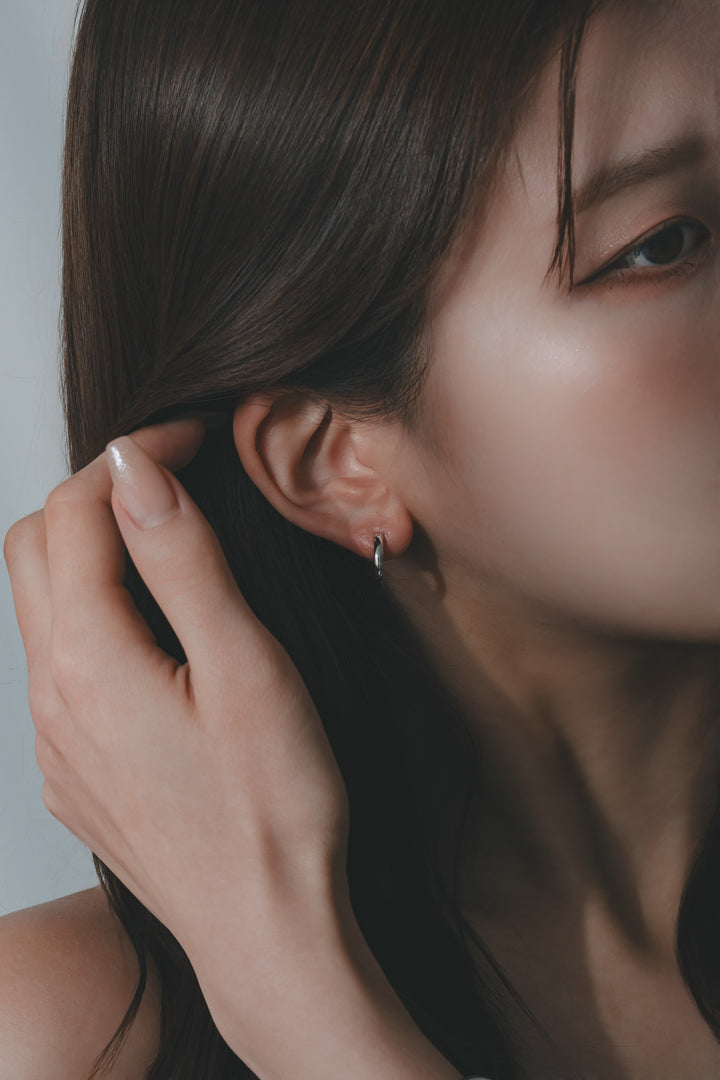 Calm hoop pierce