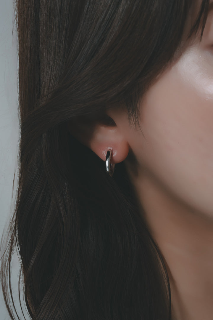 Calm hoop pierce