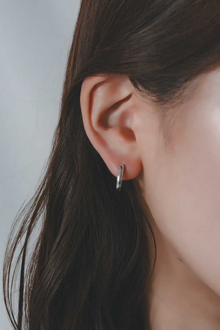 Calm hoop pierce
