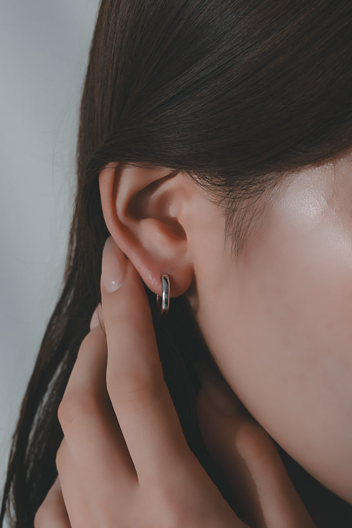 Calm hoop pierce