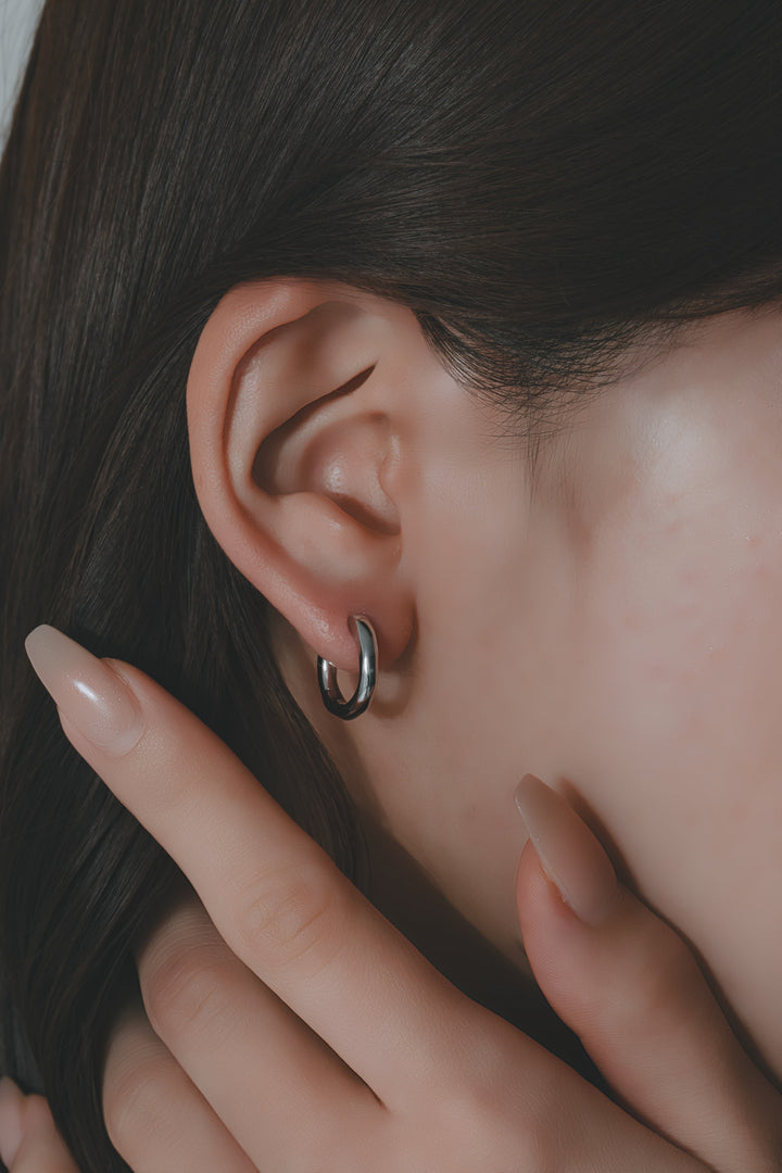 Calm hoop pierce
