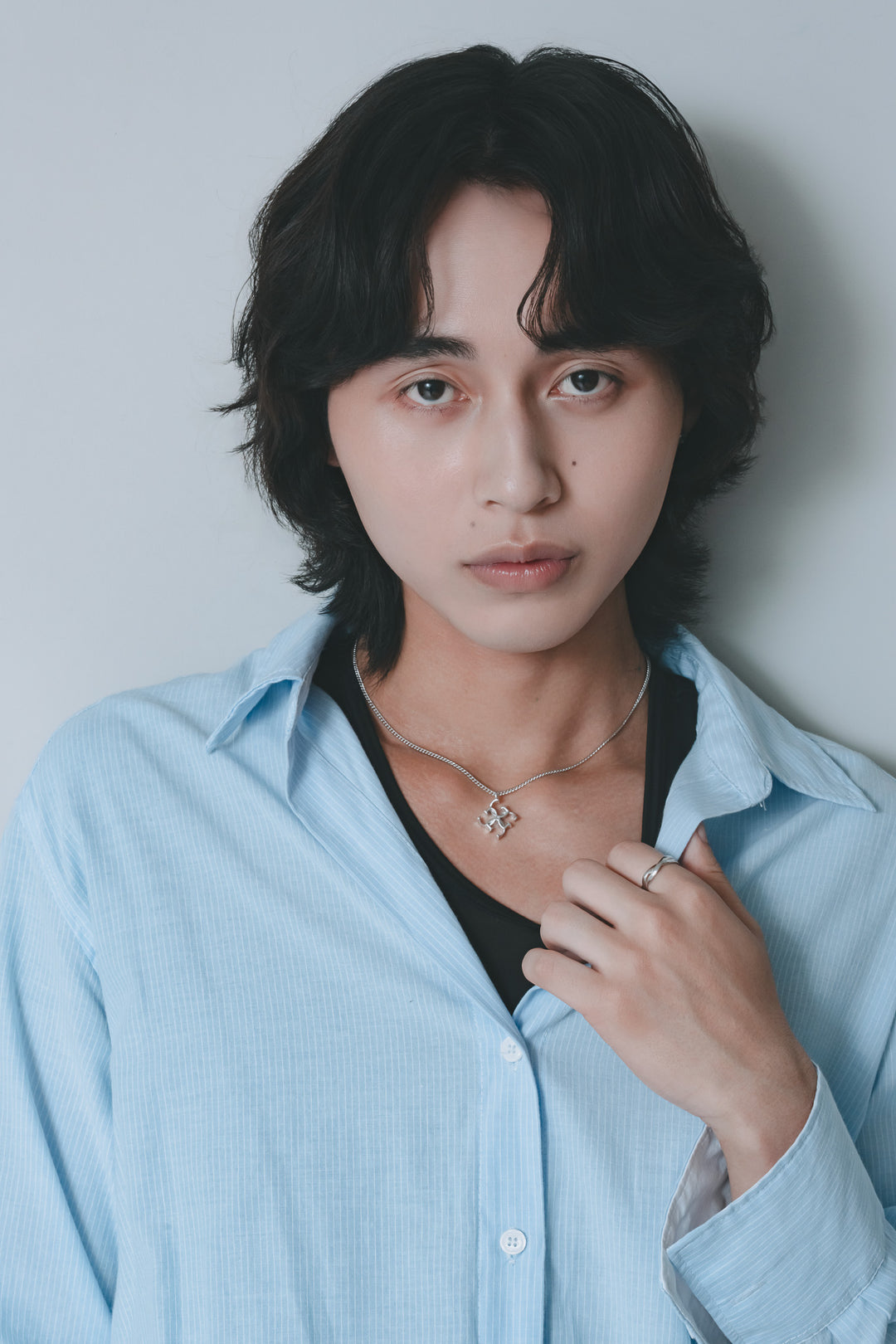 Cross logo necklace - white silver
