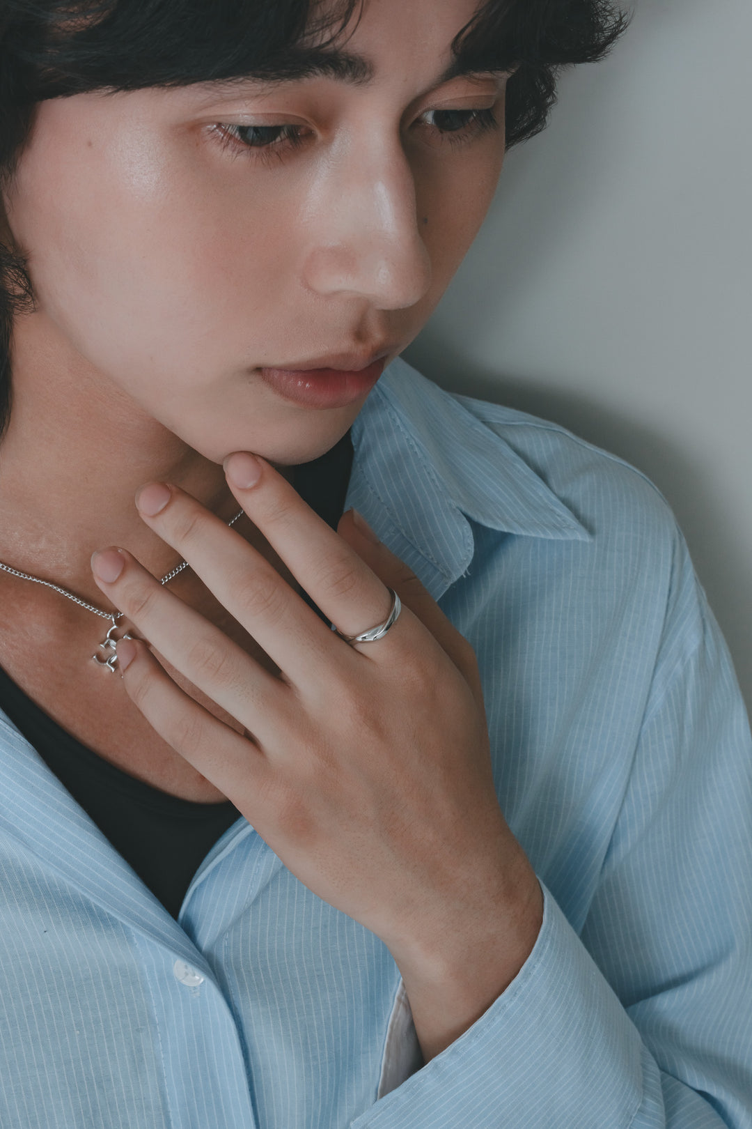 Crossed ring