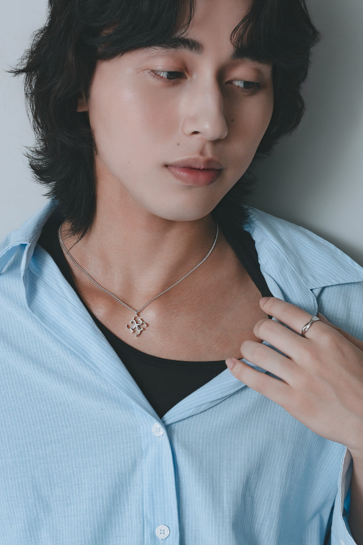 Crossed ring