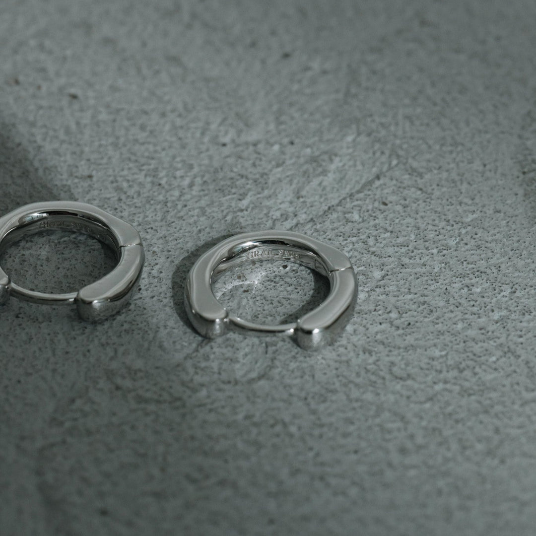 Calm hoop pierce