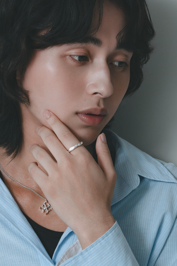 Chic plate ring