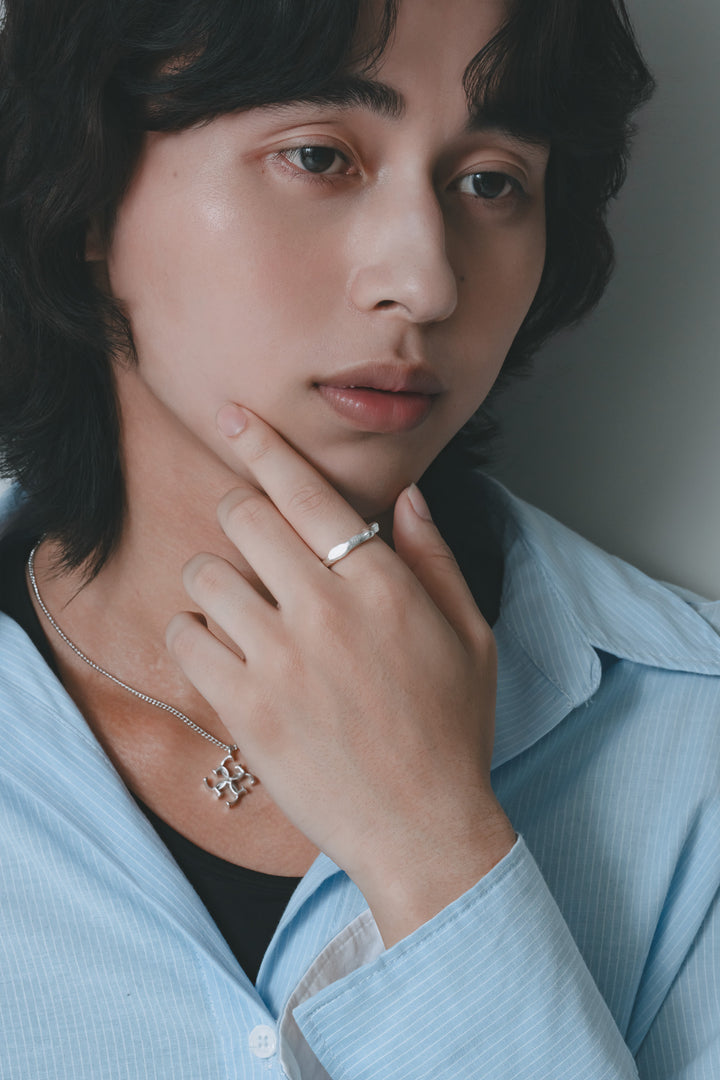 Chic plate ring