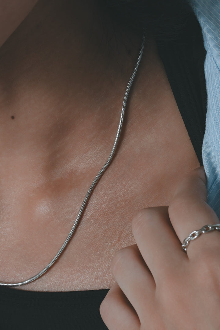 line necklace