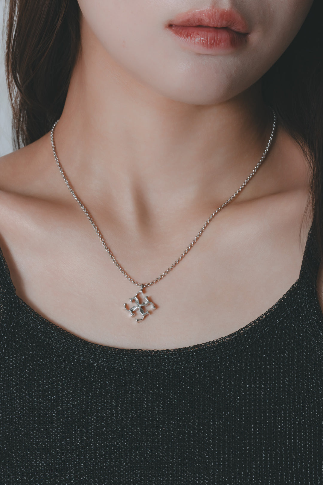 Cross logo necklace - white silver